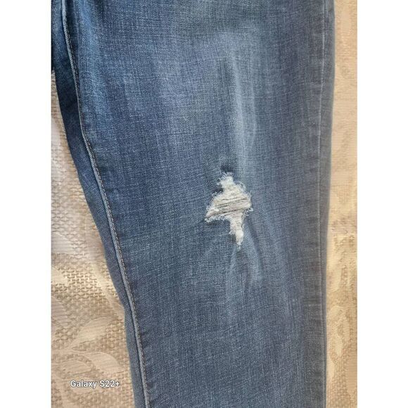 52 Levi's boyfriend distressed ankle jeans - Picture 3 of 10